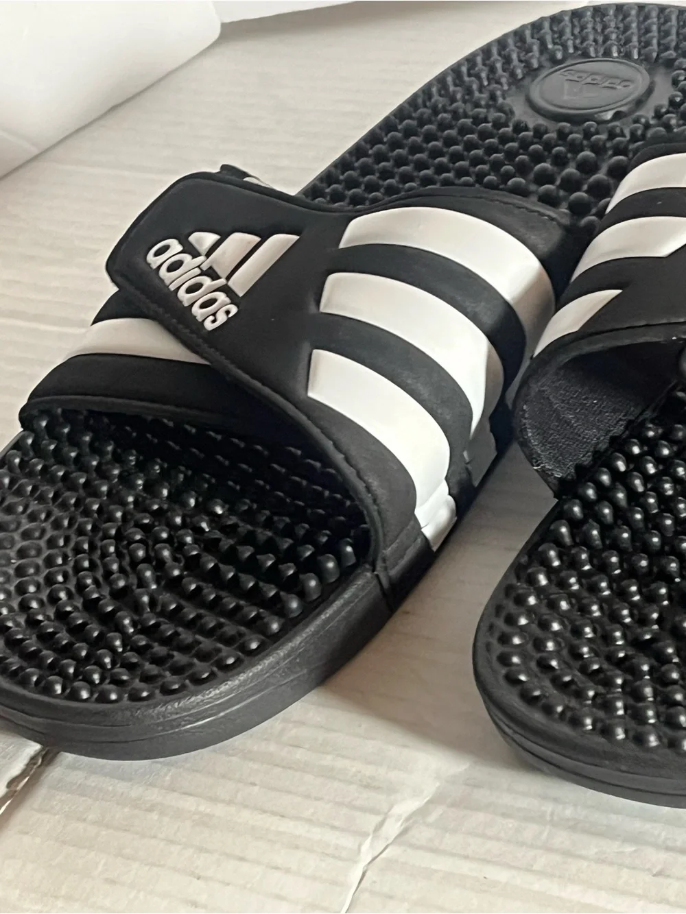 adidas slides size